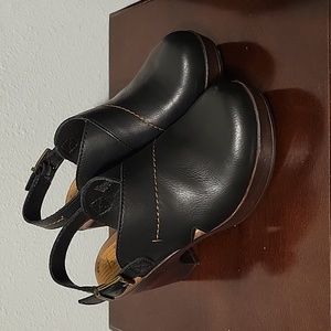 Cute closed toe wedge sling back clogs